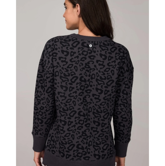 🌚90°Degree By Reflex🌚 Long Sleeve Sweatshirt - Picture 3 of 7